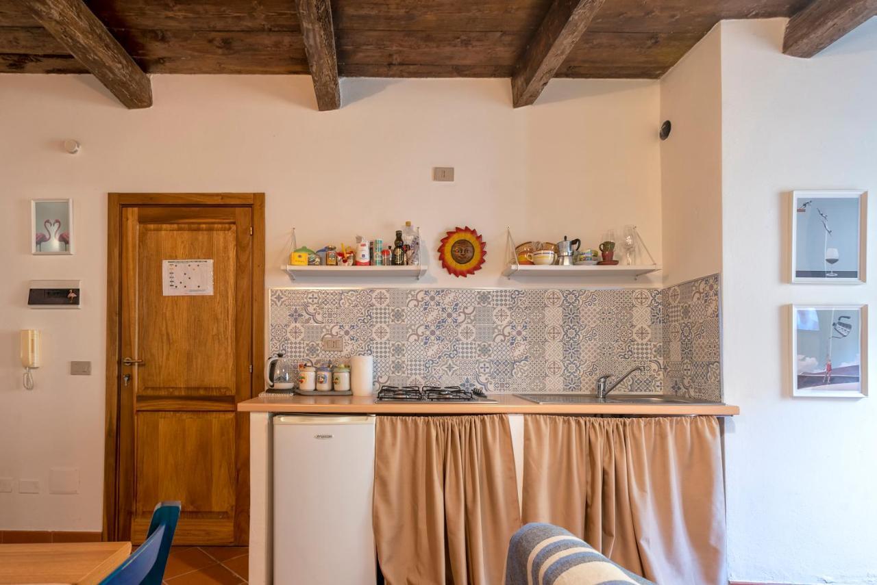 Chantal Apartment Альгеро Екстер'єр фото